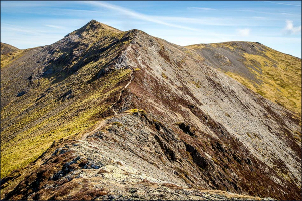 Looking along the ridge path from Whiteside to Hopegill Head (www.andrewswalks.co.uk)